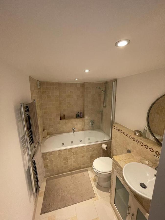 Spacious Holiday Home! Λονδίνο Εξωτερικό φωτογραφία