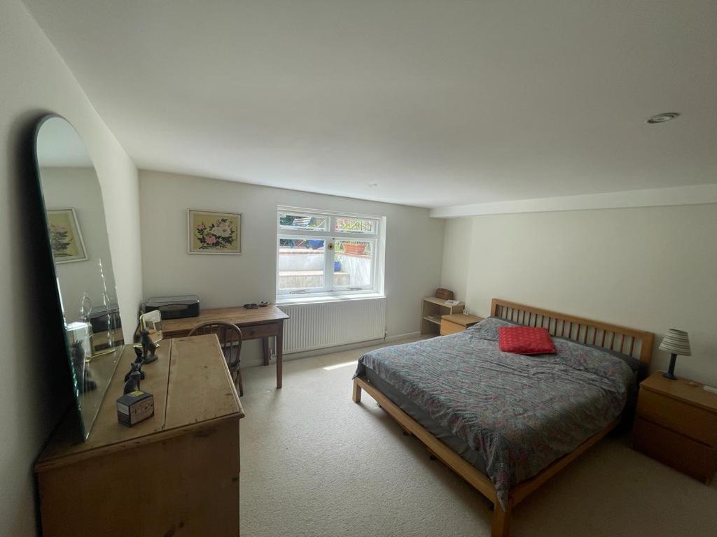 Spacious Holiday Home! Λονδίνο Εξωτερικό φωτογραφία