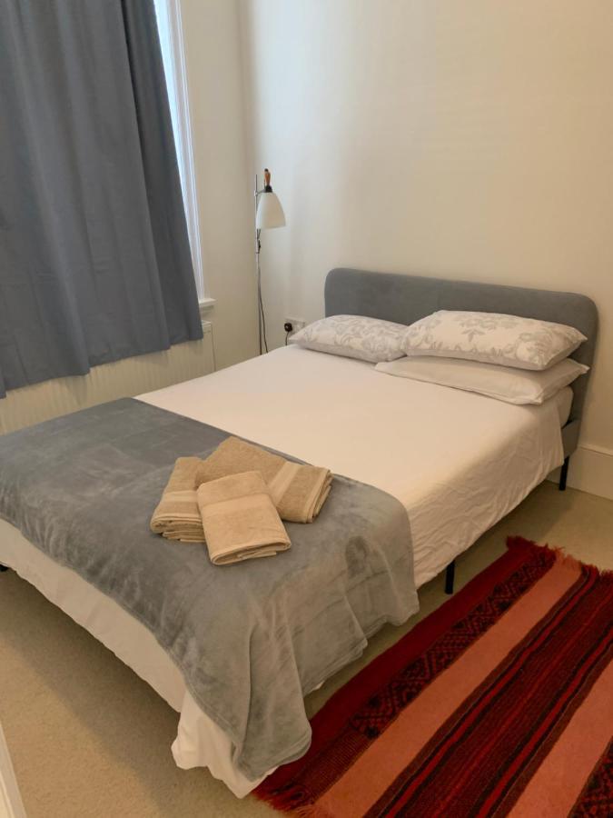 Spacious Holiday Home! Λονδίνο Εξωτερικό φωτογραφία